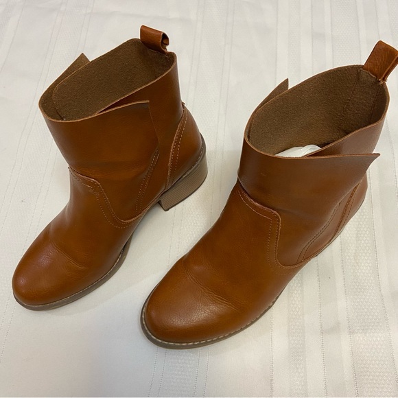 Mossimo Supply Co Womens Brown Slip on Ankle Booties- EUC size 8 - Picture 2 of 11